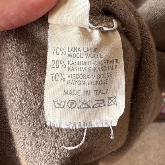 Franco Ziche Wool-Cashmere Blend Beige V-Neck Sweater (Made in Italy) - Picture 10 of 11